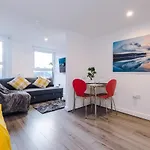 *City Centre* Cosy Studio Apartments